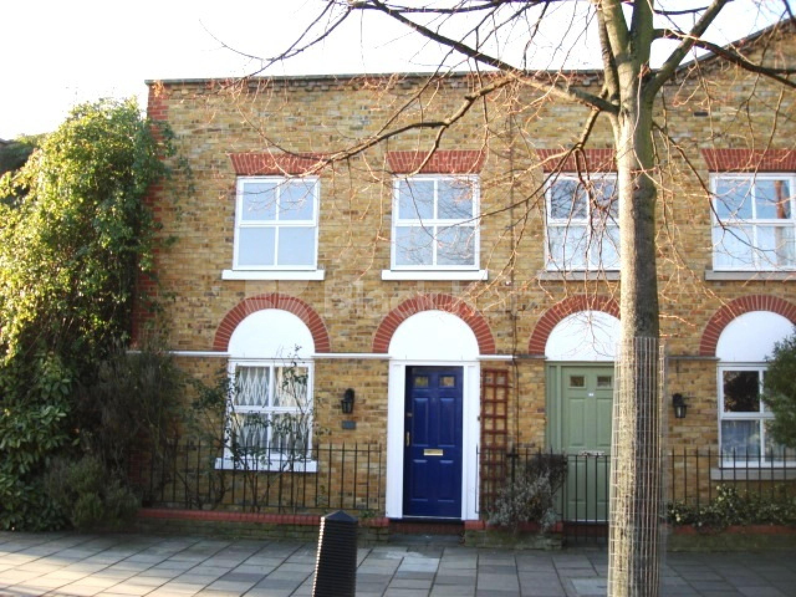 			2 BED / 2 BATH HOUSE WITH GARDEN!, 2 Bedroom, 1 bath, 1 reception House			 Harmood Street, CAMDEN NW1